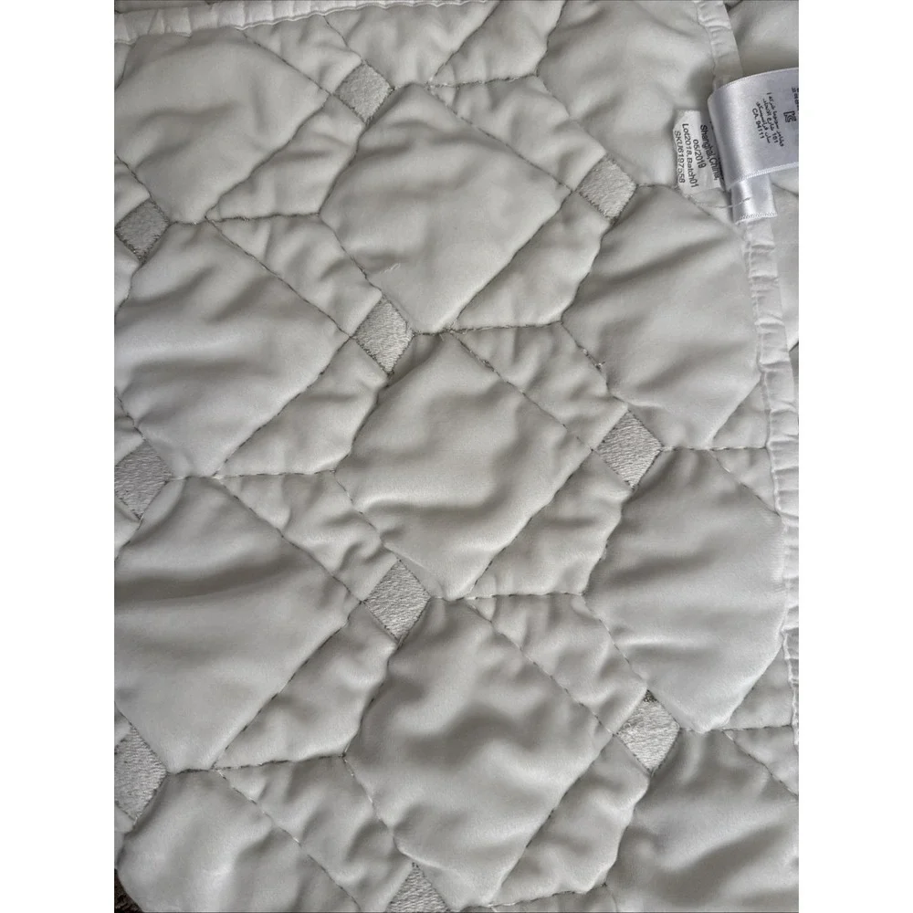 Pottery Barn Modern Baby Quilt White Gold Geometric 36